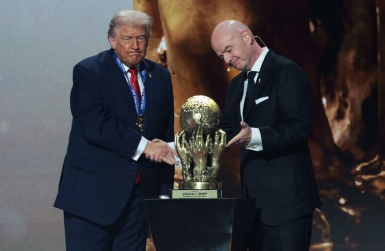 Eurodiputados exigen a la FIFA investigar premio de paz otorgado a Trump