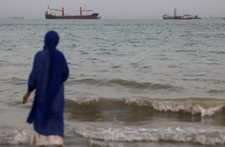 Estados Unidos asegura ayuda a 900 barcos en el estrecho de Ormuz