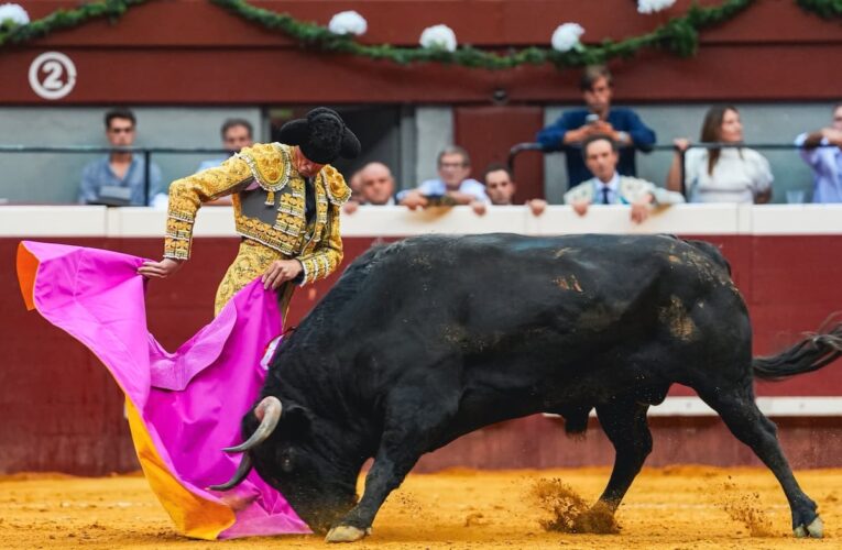 Daniel Luque brilla en la segunda de San Sebastián con su toreo