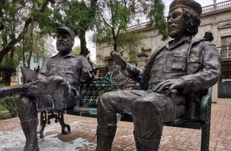 Brugada informa sobre la recolocación de estatuas de Castro y el Che en CDMX