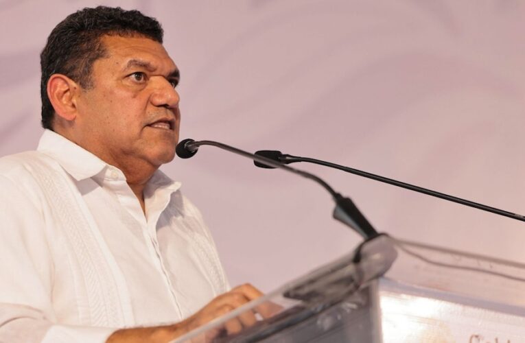Javier May defiende austeridad en su gobierno tras ser criticado
