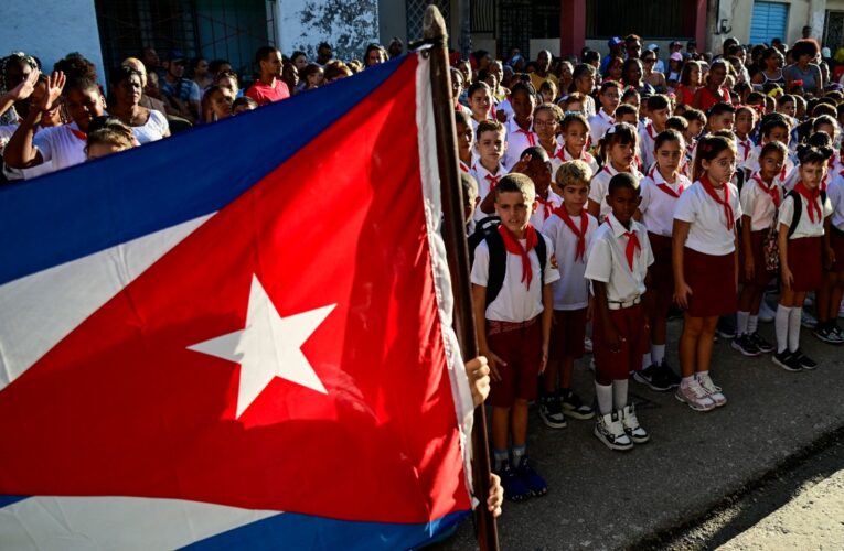 Cuba abre puertas a inversión extranjera mientras EE.UU. refuerza sanciones