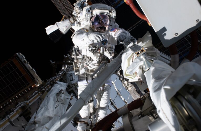 NASA advierte sobre posible invasión de microbios en la Luna